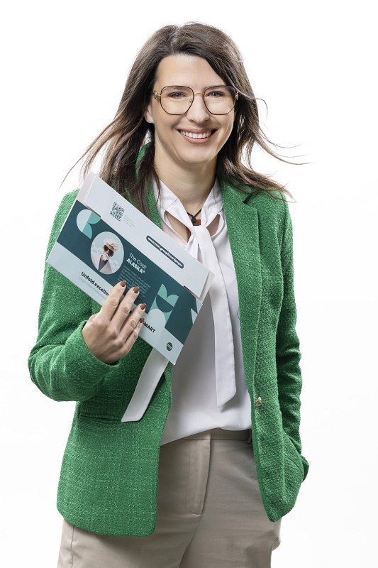 Iza Resnik Strozak_2.jpg